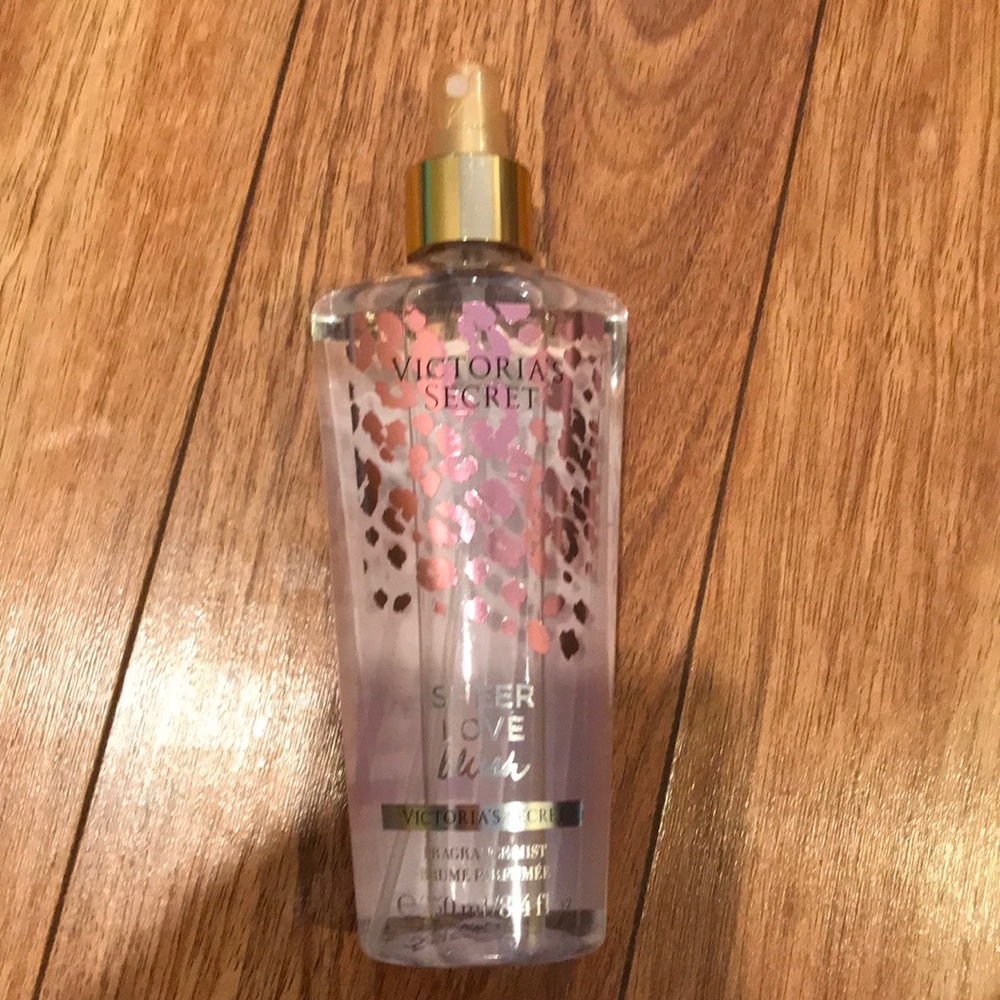 VS sheer love blush mist